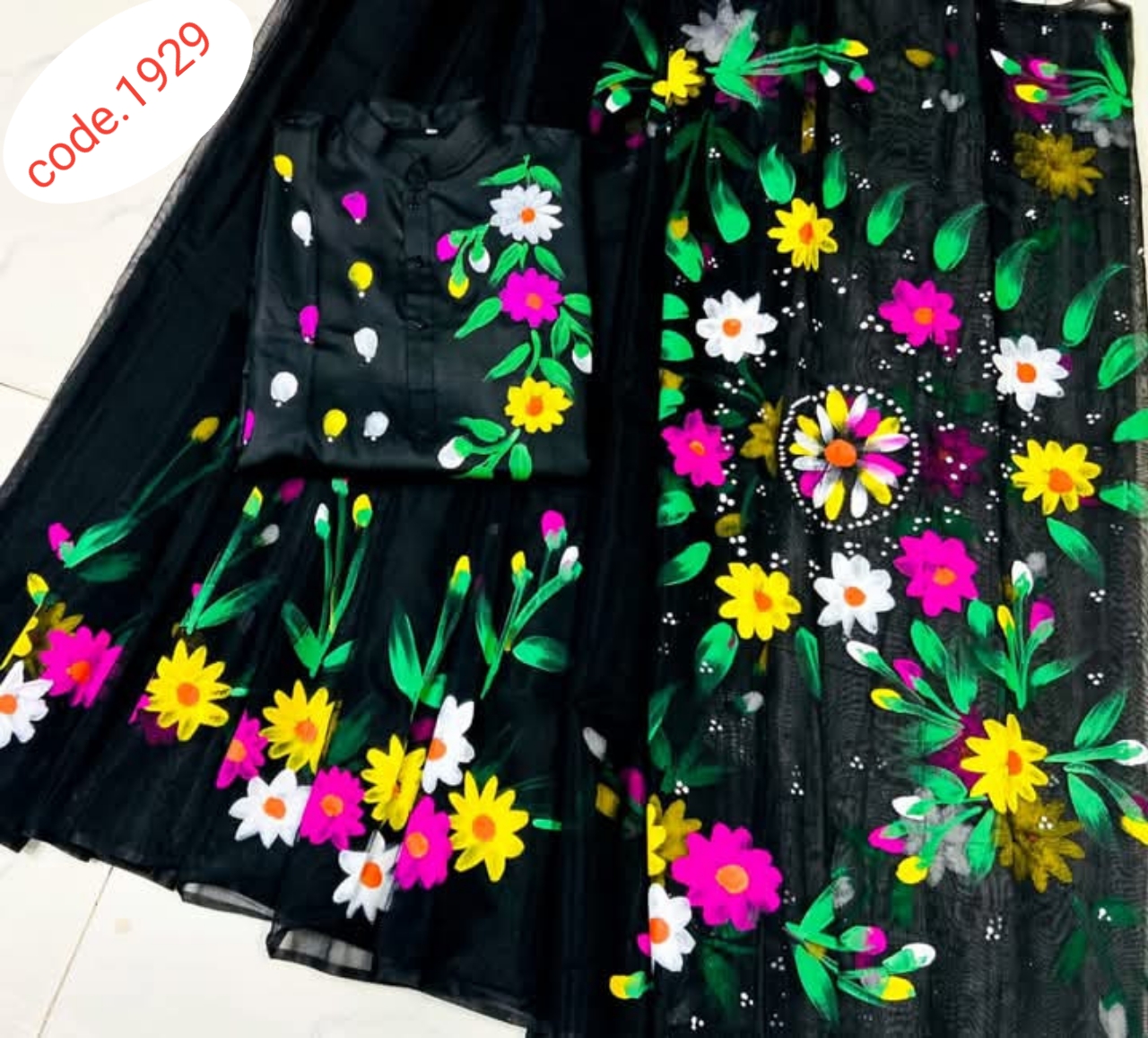 Hand Print saree with Punjabi couple set code 1929