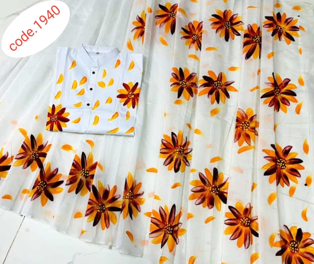 Hand Print saree with Punjabi couple set code 1940