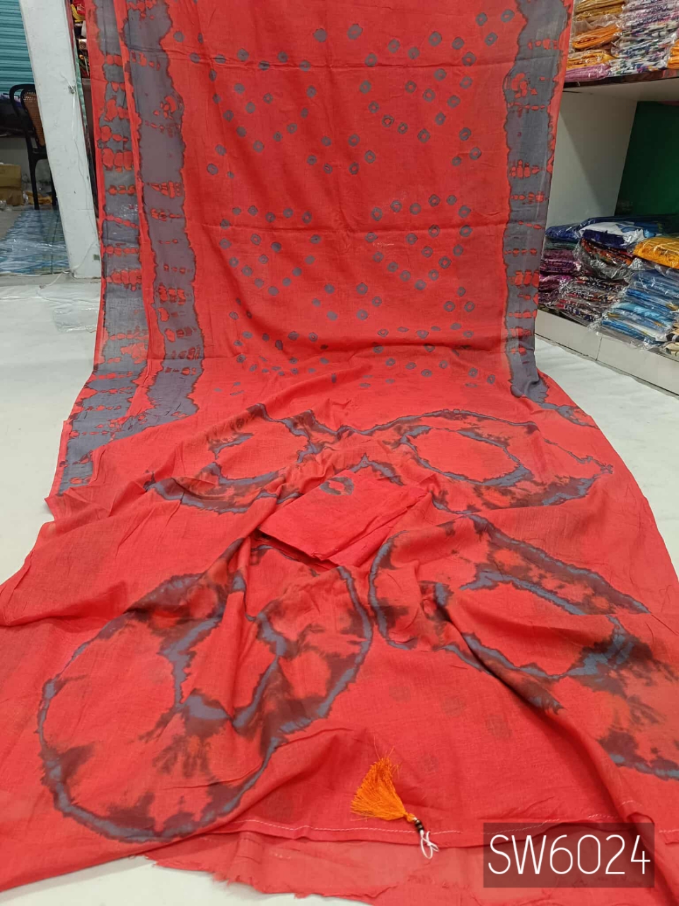 পিওর কটন বাটিক শাড়ি