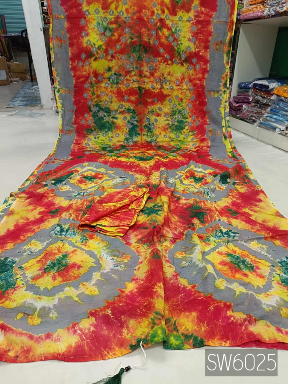 পিওর কটন বাটিক শাড়ি