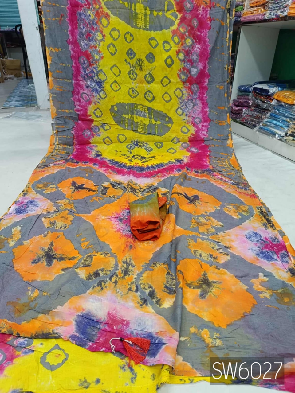 পিওর কটন বাটিক শাড়ি